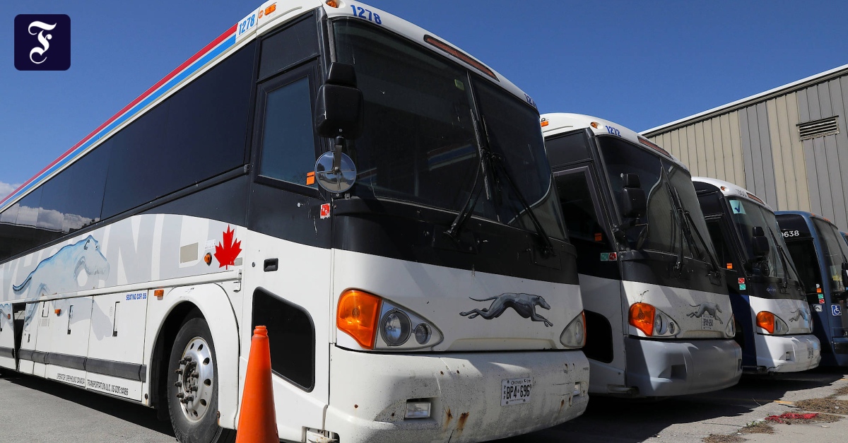 American bus operator Greyhound has stopped on all roads in Canada