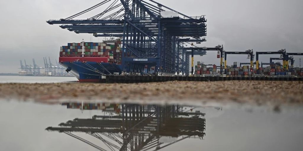Eight-day strike planned at Britain’s largest container port